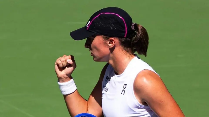 Iga Swiatek tiến vào vòng 2 Mỹ mở rộng